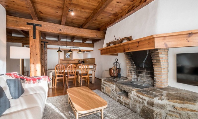 Baqueira Chalet De Esquí | Riu Nere by Totiaran