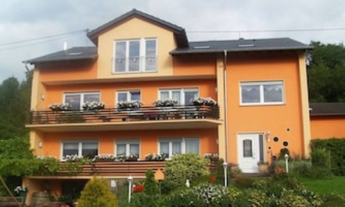 Temmels Condominio | Rivaner vacation apartment with balcony