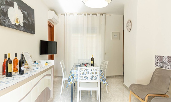 Ginosa Marina Casa | Revela Holiday Home junto al mar en una villa independiente.