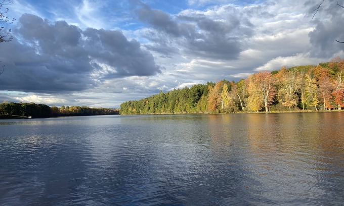 Rooseveltown Cabina | River Bank Camping, Cedar Grove Cabin