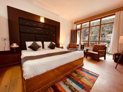 New Manali Hotel | River Bank Inn , Manali