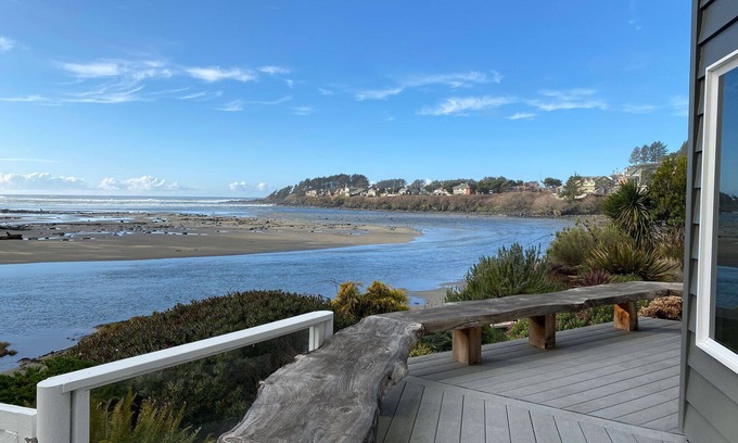 Yachats Casa | River Bend House, where the river meets the ocean! No Pet Rental.