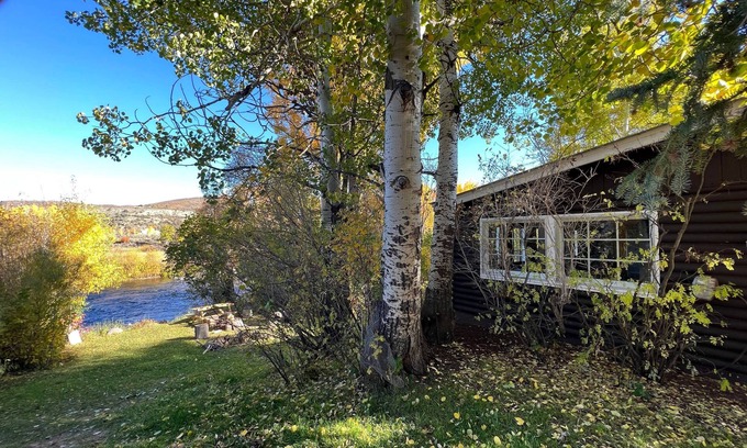 Meeker Cabina | River Cabin