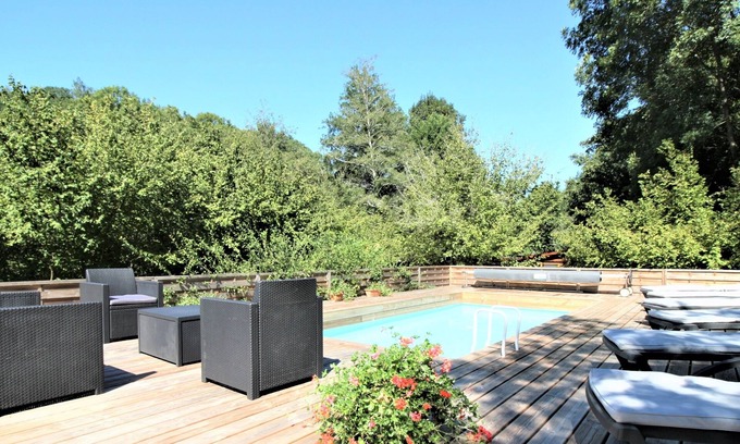 Loze Casa | RIVER COTTAGE: 100% private, heated pool, air conditioning, 5 star reviews.