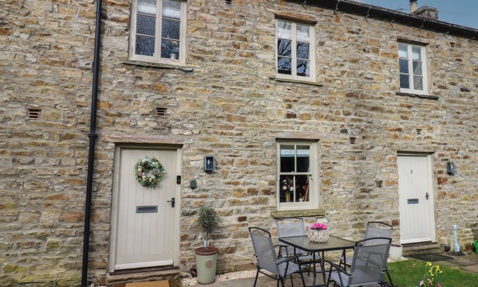 Aysgarth Cabaña | RIVER DANCE COTTAGE, pet friendly, with open fire in West Burton