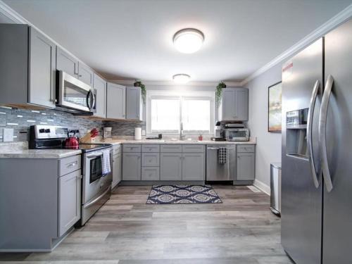Belmont Historic District Casa | River District Retreat - Walk to downtown Belmont