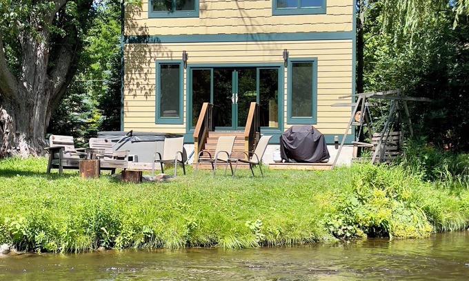 Mayfield Cabaña | River Falls Cottage 2BR with loft Waterfront cottage with Hot tub Traverse City