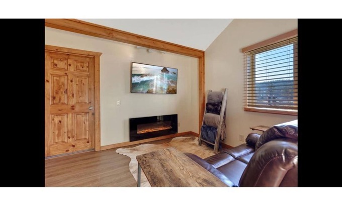 Kingston Casa | River floaters/Flyfishermen/Bikers/Hikers/ short/long term ok
