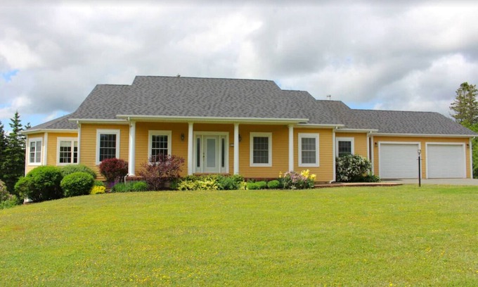 New Glasgow Casa | River Front Executive Home Close to Amazing Beaches, Restaurants, & Golf Courses