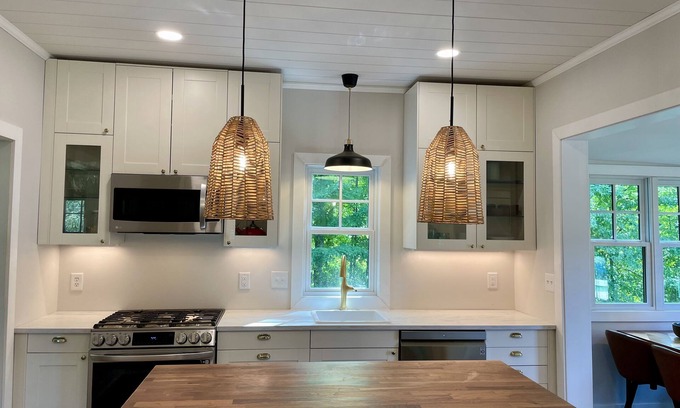 Wittenberg Casa | River Front l Dog Friendly l King Bed l Gourmet Kitchen l Fishing l Trout Stream