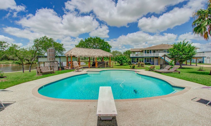 Alvin Casa | River Front W/ Pool - Relax ~ Chocolate Bayou Ranch Home