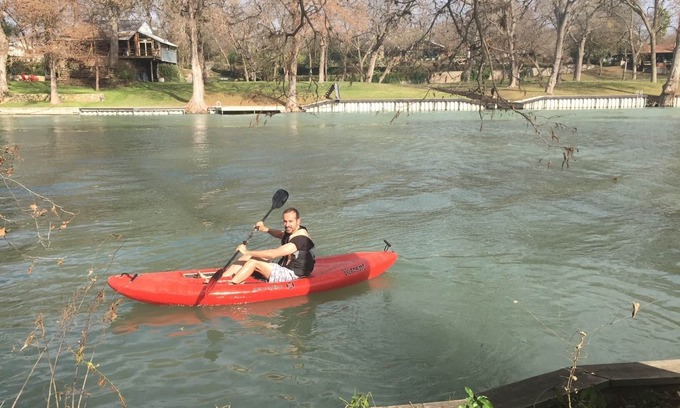 McQueeney Casa | River front! We Have Water! Summer fun. Family friendly.