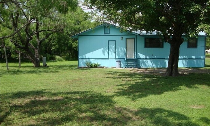 Southside Cabina | Ataque frontal del río Cabin Ubicado en 115 acres