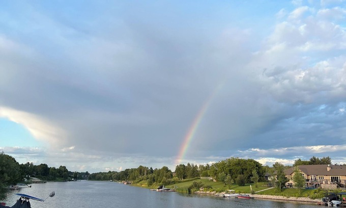 Sturgeon Falls Casa | River Gem! A little piece of waterfront paradise with a cozy river home.
