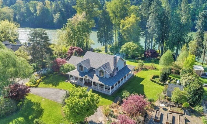 Newberg Casa | River Haven House