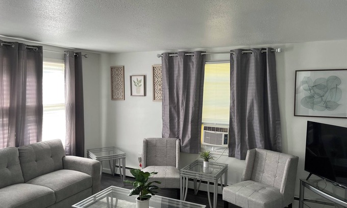 Niles Casa | River home