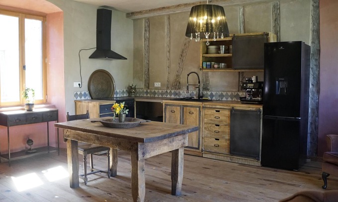 Chalabre Casa | River House in medieval bastide, South of France