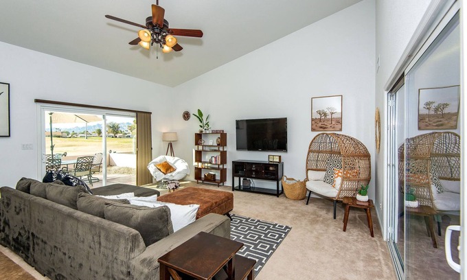 Bullhead City Casa | River House on the golf course