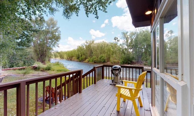 Gunnison Casa | River House on the River