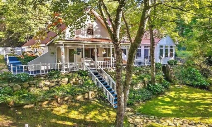 Luther Casa | River House Retreat in Luther, MI