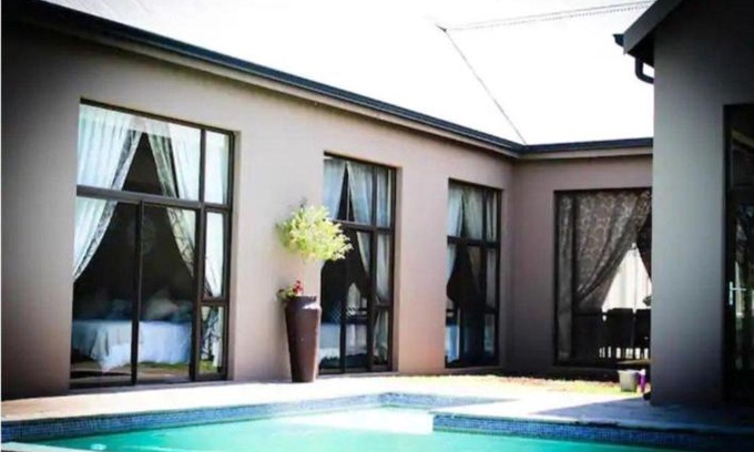 Parys Casa | River House