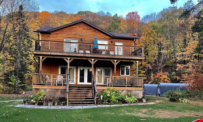 Huntsville Cabaña | River Lodge