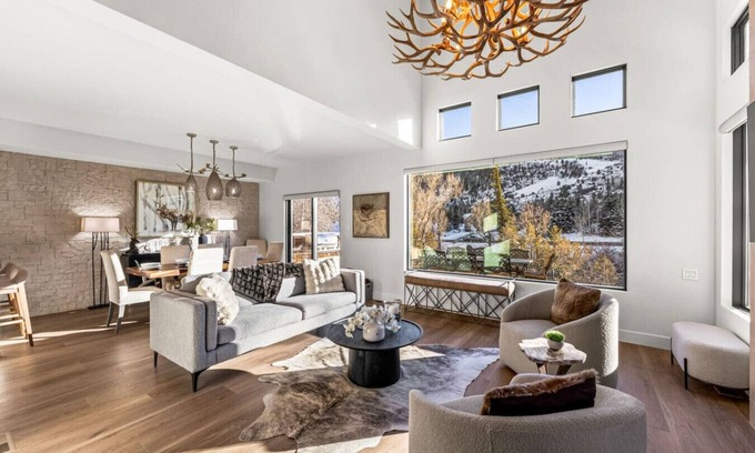Edwards Casa | River Ranch Retreat | Luxe Living & Mountain Views