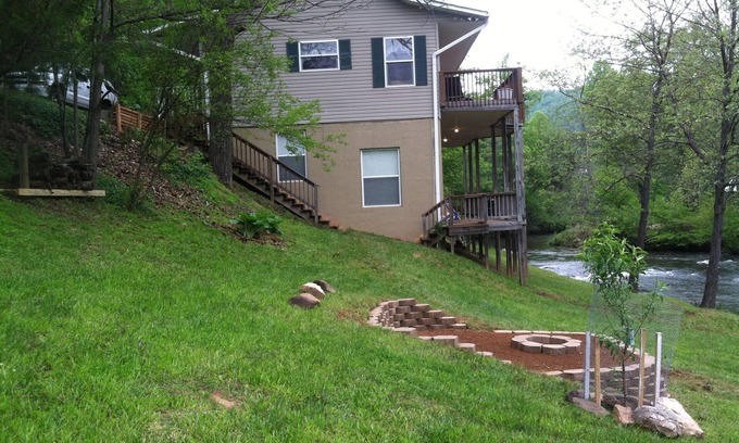 Franklin Casa | ¡Río, río, río Smokey Mts también!