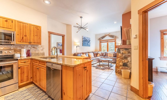 River Run Condominio | River Run Condo, King Bed, cocina actualizada, vistas a la montaña, WIFI gratuito