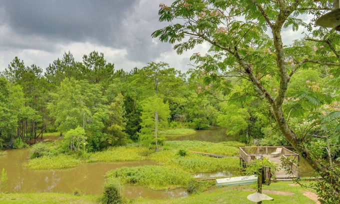 Fairhope Casa | 'River's Edge' Alabama Gulf Coast Getaway w/ Deck!