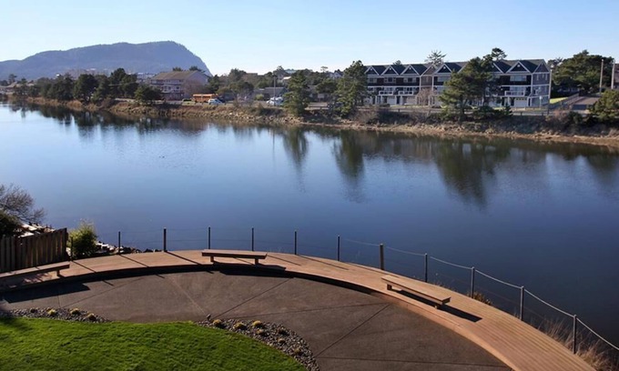 Seaside Condominio | River's Edge at Bridgeport