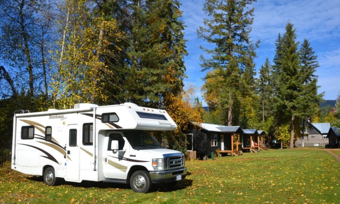 Clearwater Casa | River's Edge Retreat | RV Site 1- Full Service
