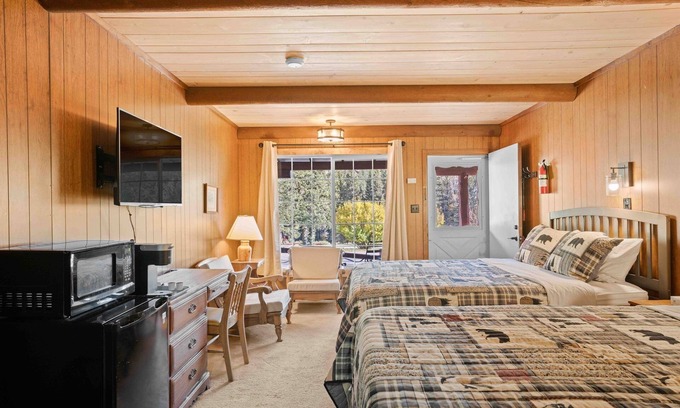 Almont Casa | River's Edge Retreat: Your Launchpad for Colorado's Outdoor Wonders