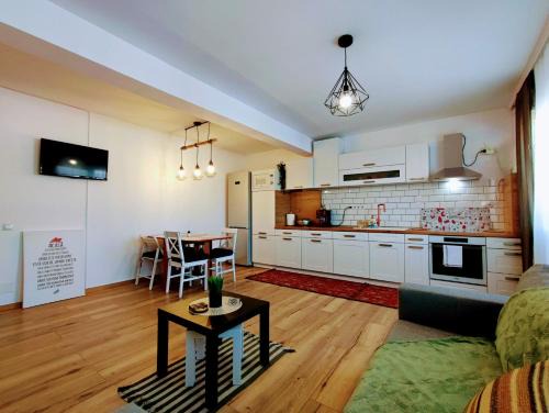 Floresti Apartamento | River side apartment with terrace
