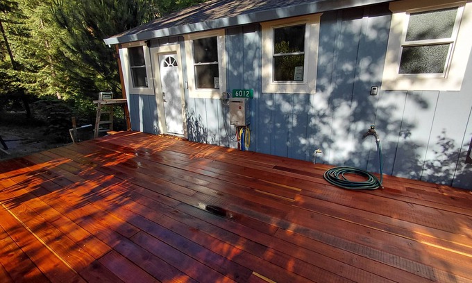 Cazadero Cabina | River side cabin in enchanting Cazadero with WiFi