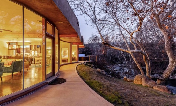 Three Rivers Casa | River Spirit- Arquitectural wonder of the Sequoias