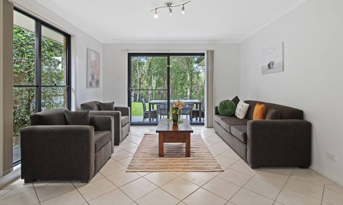 Central Coast Casa | River St Retreat - level modern home, picturesque outlook over Erina Creek