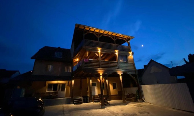 Sangeorgiu de Padure Casa | River Star