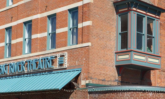 Alma Apartamento | RIVER VIEW APARTMENT, INN en el teatro Big River