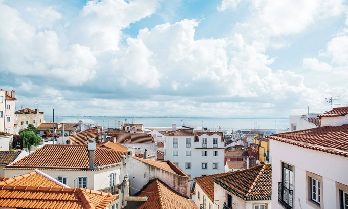 Santo Estevao Casa | River view Portuguese Soul with terrace in picturesque Alfama, sleeps 7