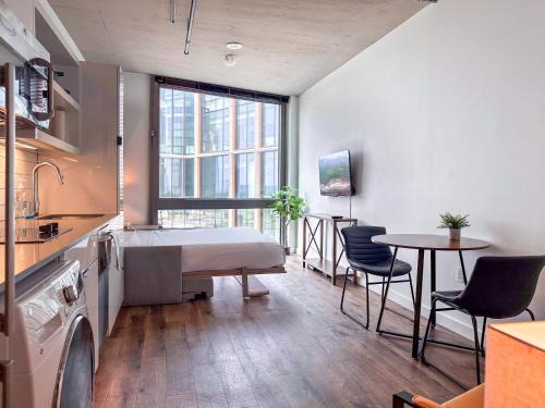District Wharf Apartamento | River View Suite - The Wharf DC by Monthier
