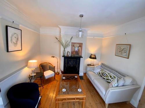 Shrewsbury Casa | River walk . Shrewsbury.Shropshire.With parking.
