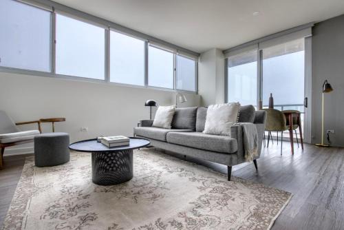 River West Apartamento | River West 2br w party room nr fulton market CHI-1024