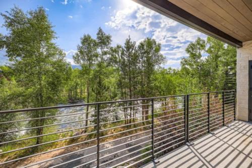 Willow Grove Casa | River West 822