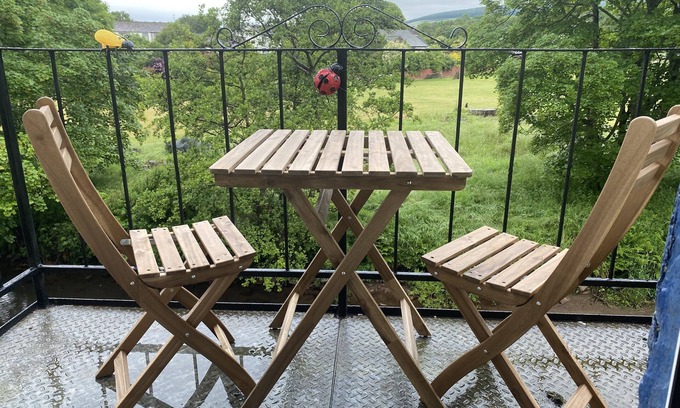 Egremont Cabaña | Riverbank Cottage Lake District, Double Balcony