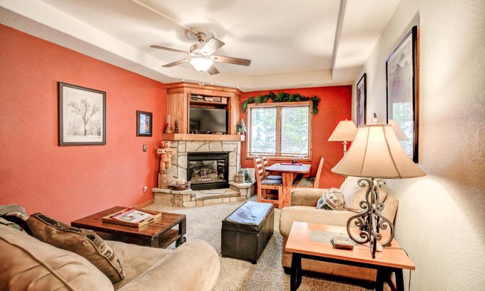 Four O'Clock Casa | Riverbend 211