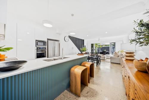 Noosa Heads Apartamento | Riverbreeze - Close to Hastings 3 bed AC Pool