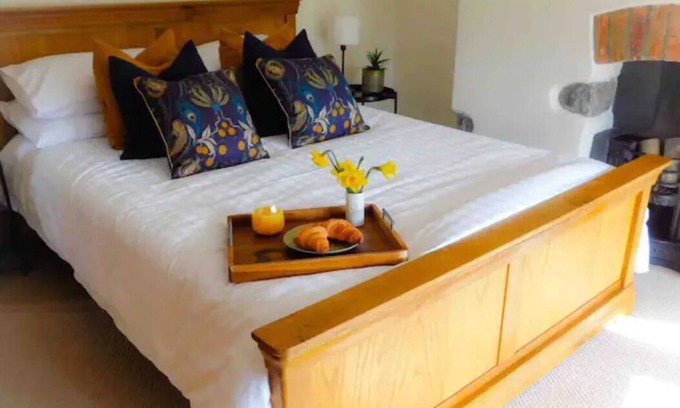 Rhuddlan Casa | Riverdale Cottage, Castle Views, North Wales