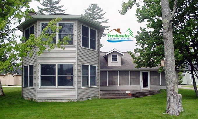 Manistique Casa | RIDERDALE HIDEAWAY: ¡Fechas de otoño ABIERTAS!