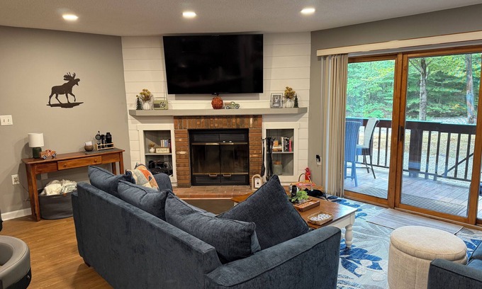 North Woodstock Condominio | Deer Park Condo, w/AC, mins to Loon! Resort: indoor pool, pond, river access.